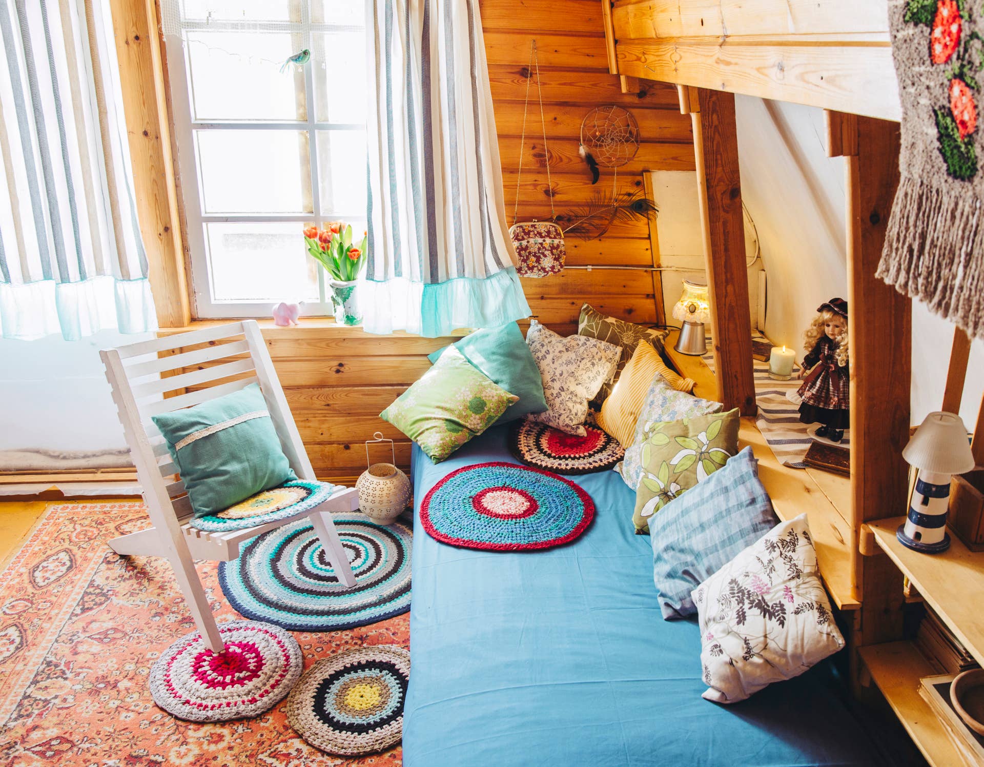 'Eccentric Aunt' Is a Funky New Home Decor Trend–How to Achieve It ...
