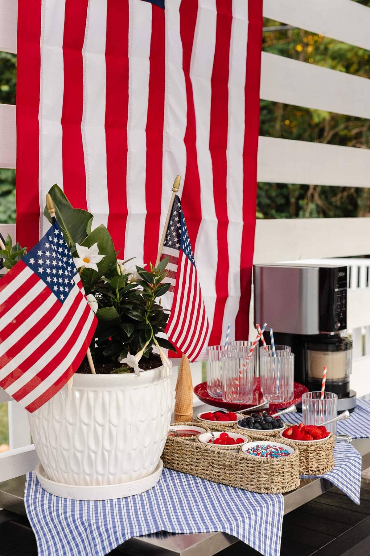 20 Memorial Day Decorating Ideas - Parade Home &amp; Garden