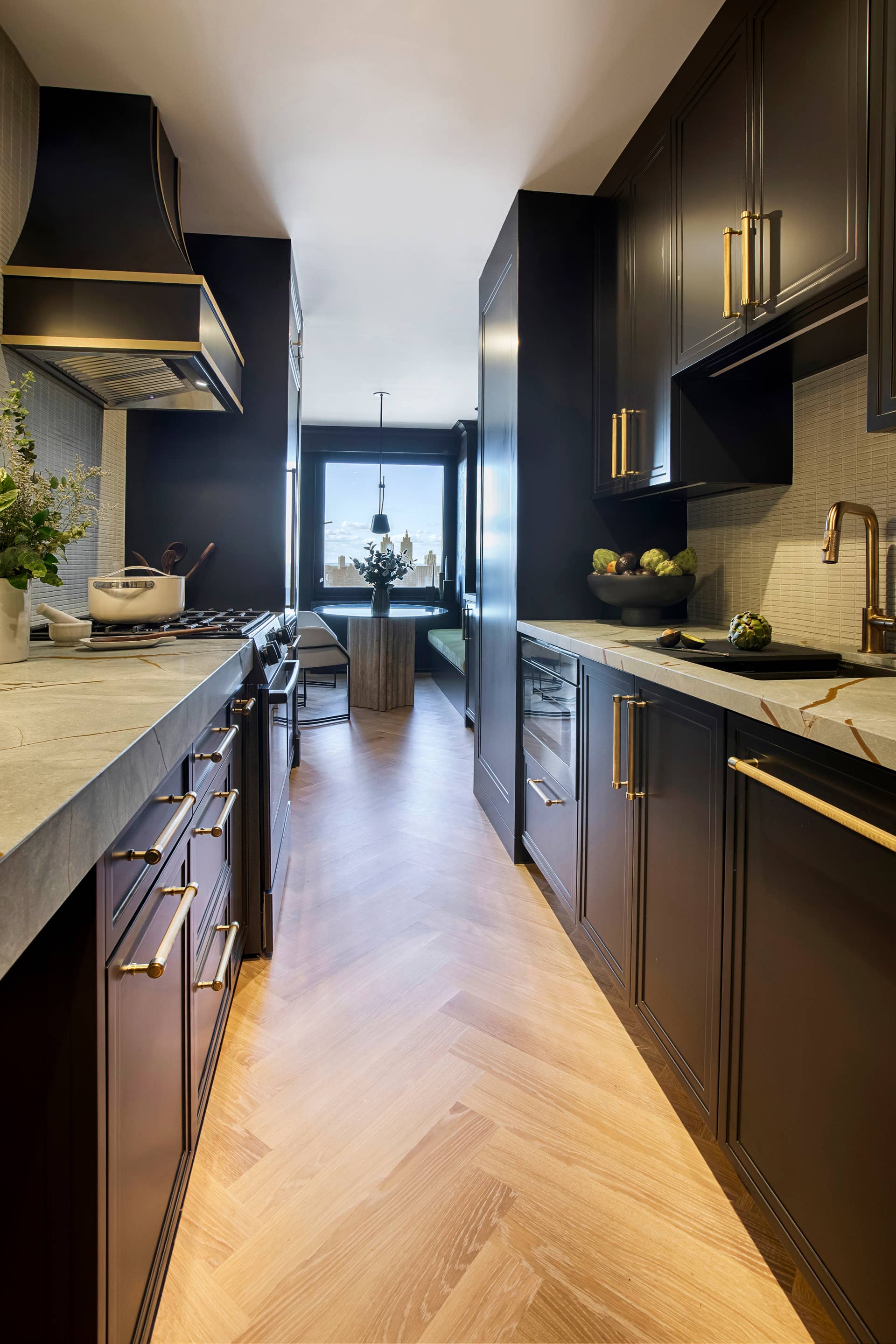 Dark Kitchen Cabinet Ideas: 22 Inspiring Designs for a Moody Vibe ...