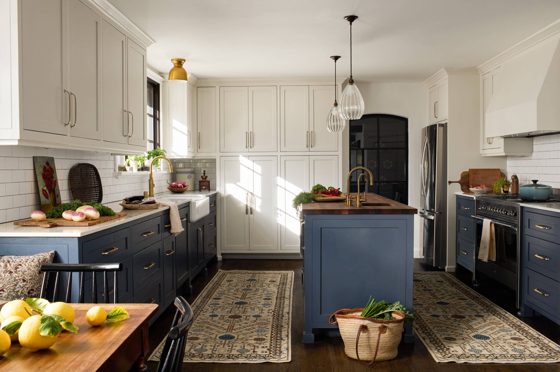 Dark Kitchen Cabinet Ideas: 22 Inspiring Designs for a Moody Vibe ...