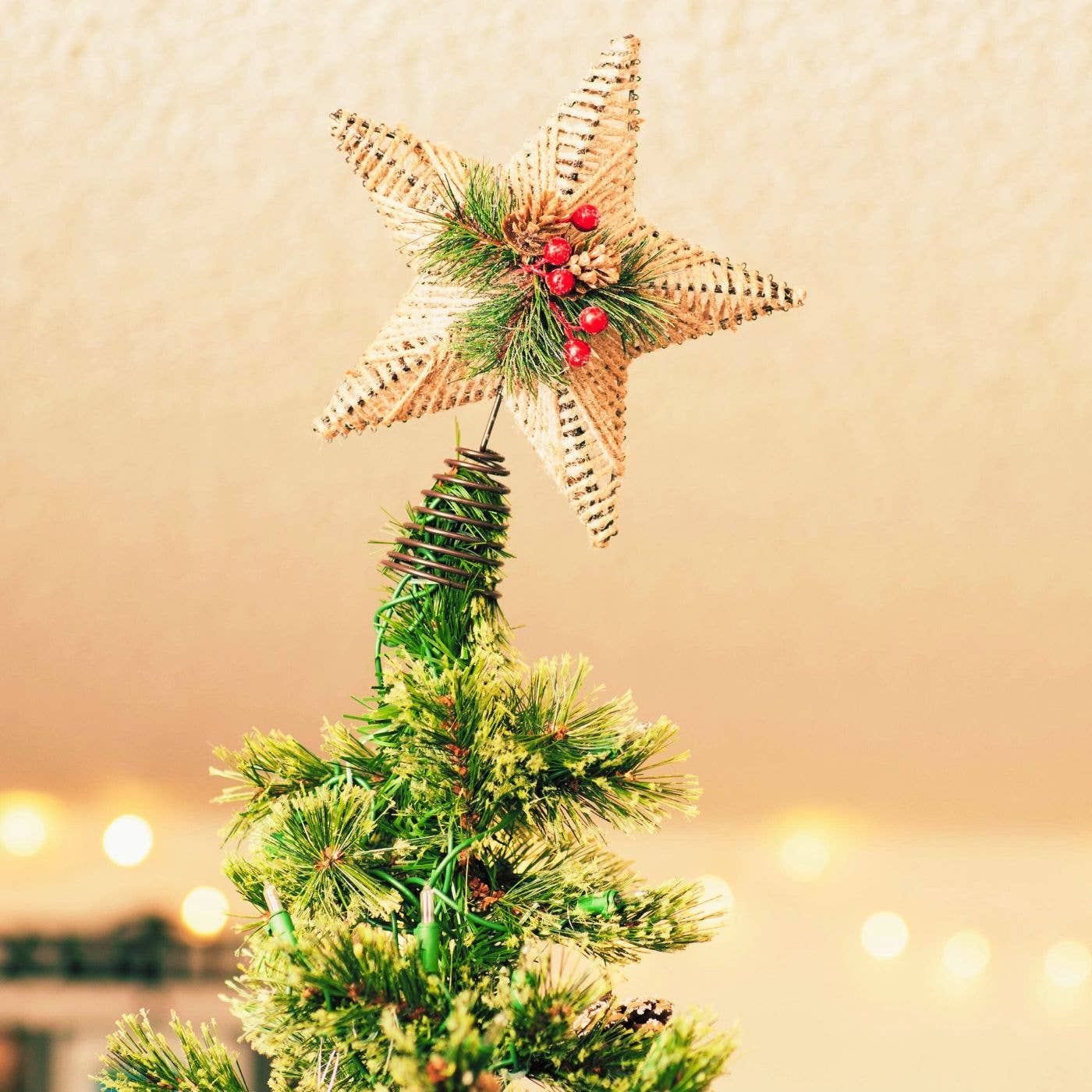 30 Christmas Tree Topper Ideas to Boost Your Holiday Decor - Parade ...