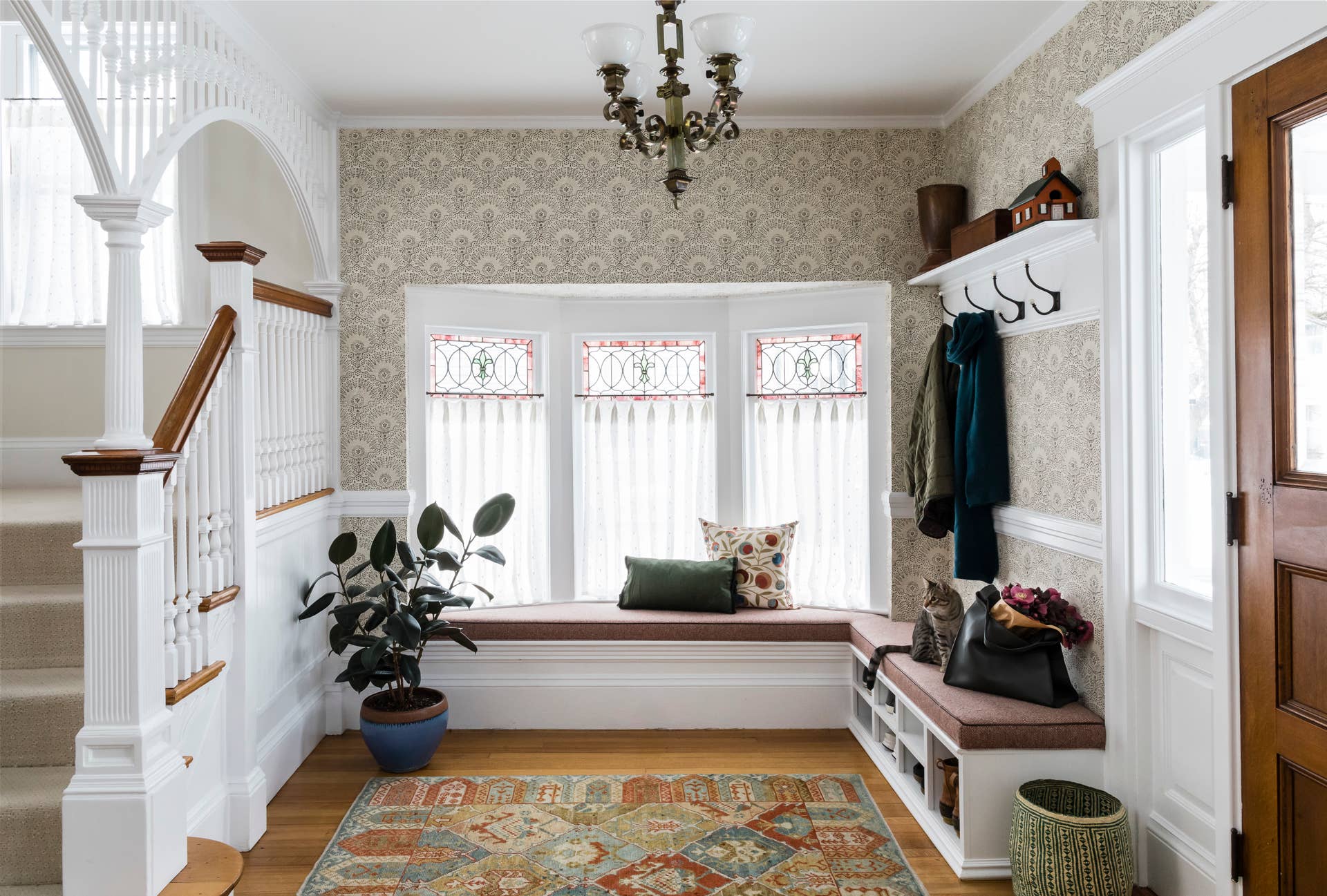 9 Drop-Zone Ideas for Small Entryways That Hide Clutter - Parade Home ...