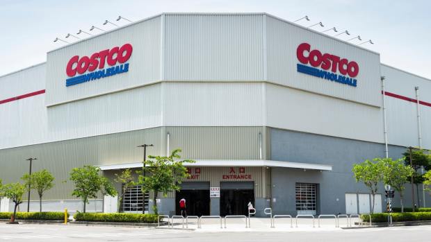 Costco's Viral Super-Sized Love Seat Is Selling for Just $499, and ...