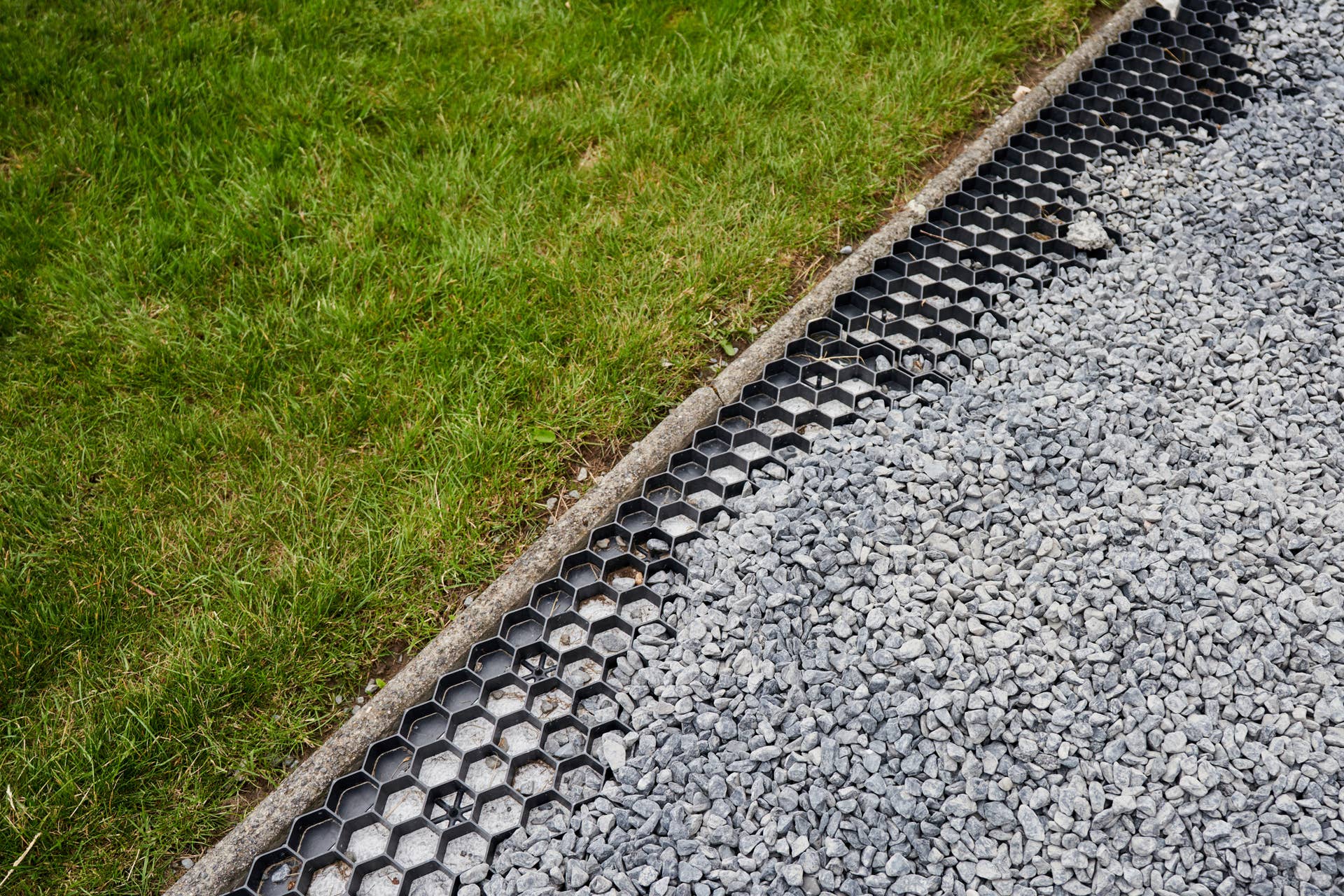 35 Landscape Edging Ideas for an Extra Classy Lawn and Garden - Parade ...