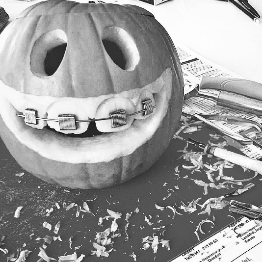 24 Creative Jack-O'-Lantern Design Ideas (2024) - Parade Home & Garden