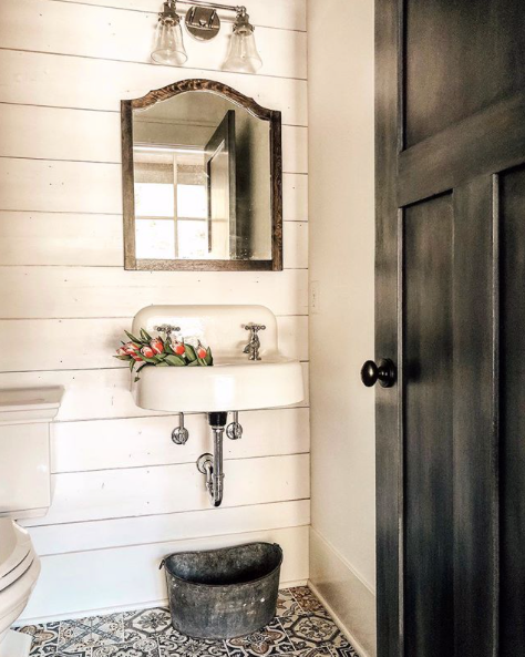 25 Top Farmhouse Decor Ideas to Steal Right Now - Parade Home & Garden