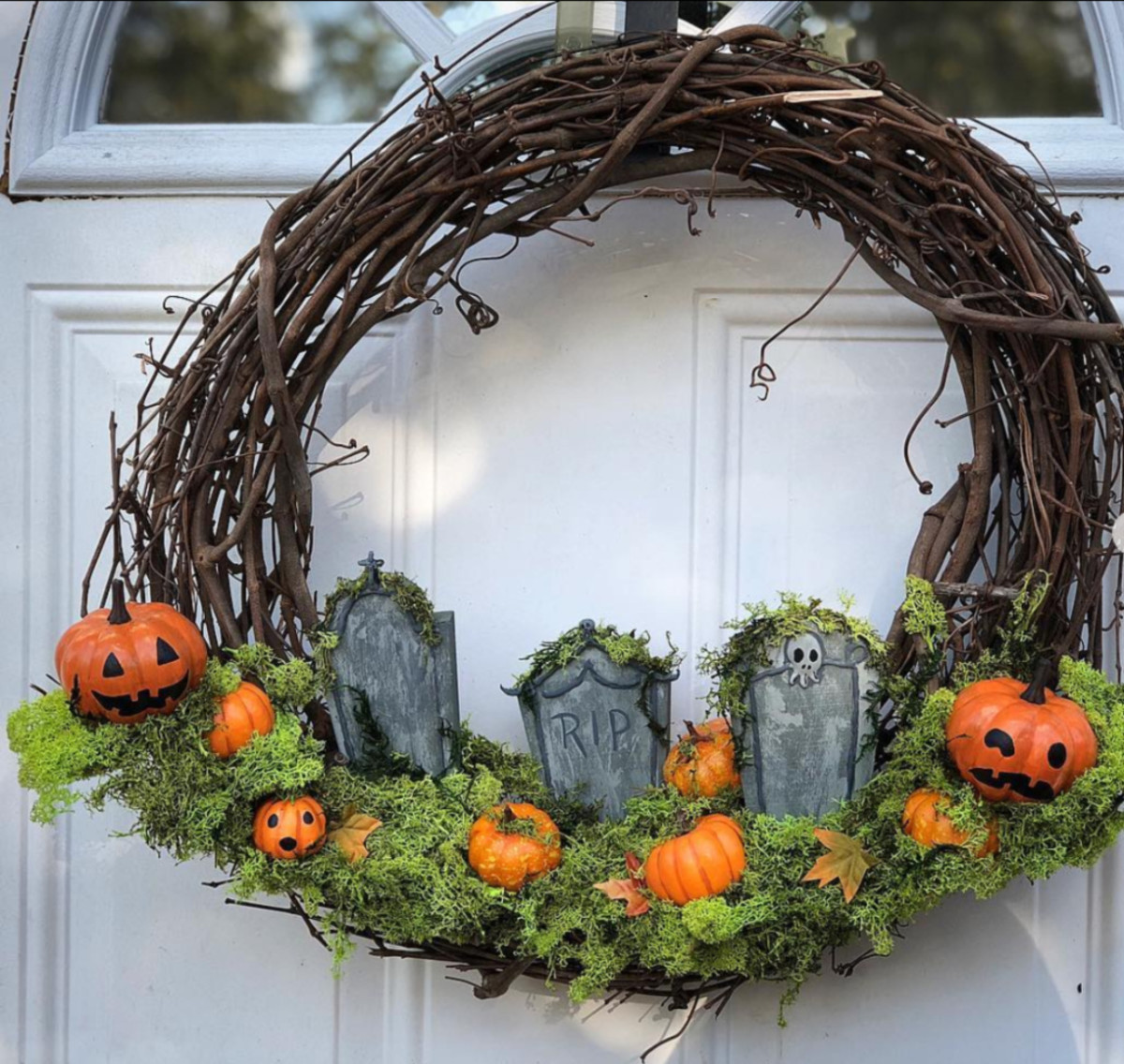 50 Halloween Wreath Ideas to DIY Parade Home & Garden