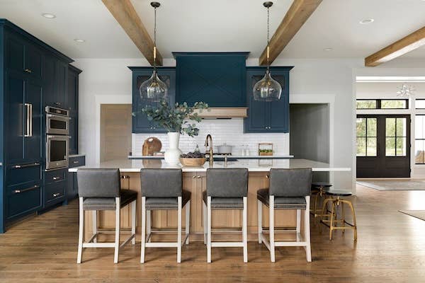 45 Farmhouse Kitchen Ideas With Photos From Design Pros - Parade Home ...