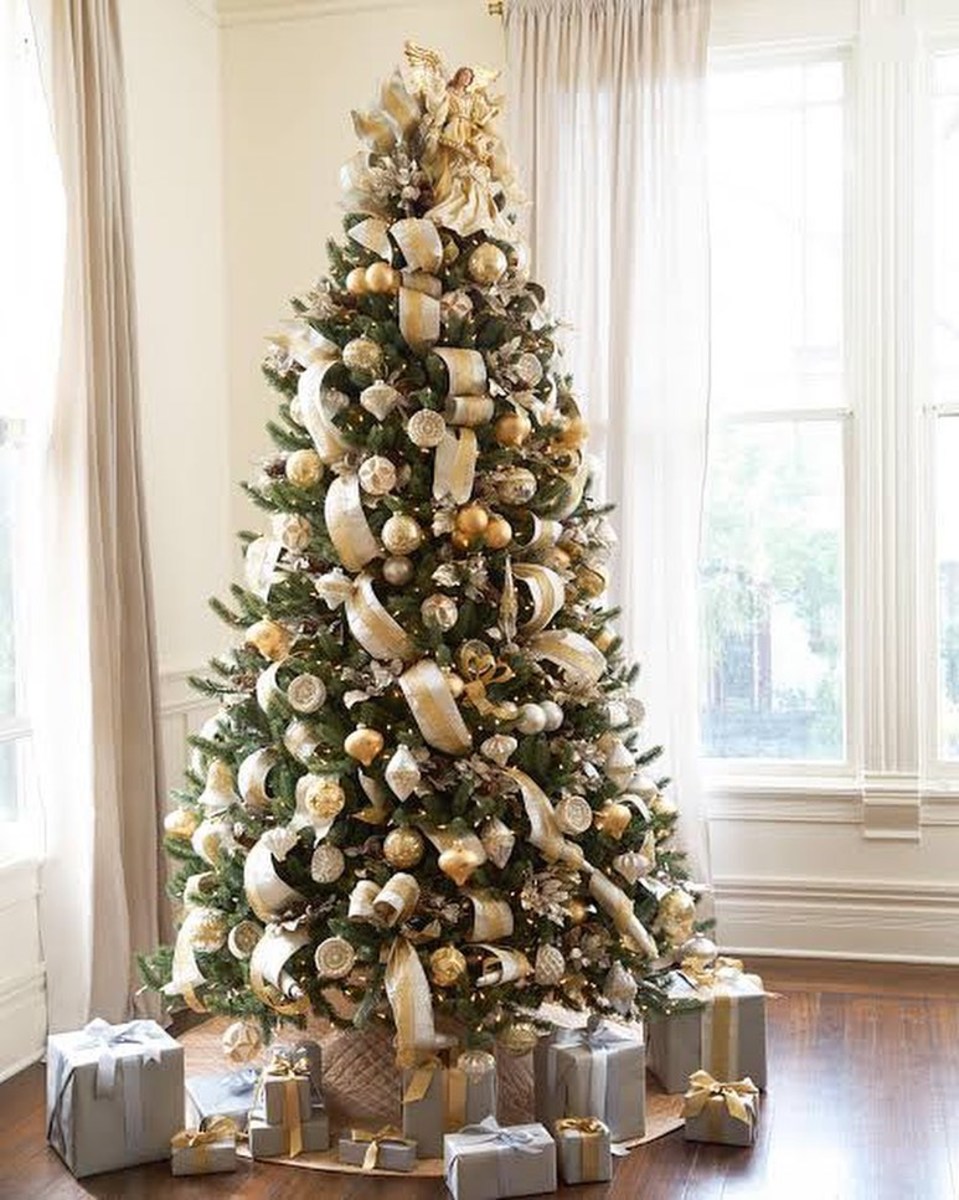 40 Christmas Tree Themes to Try Out in 2024 - Parade Home & Garden