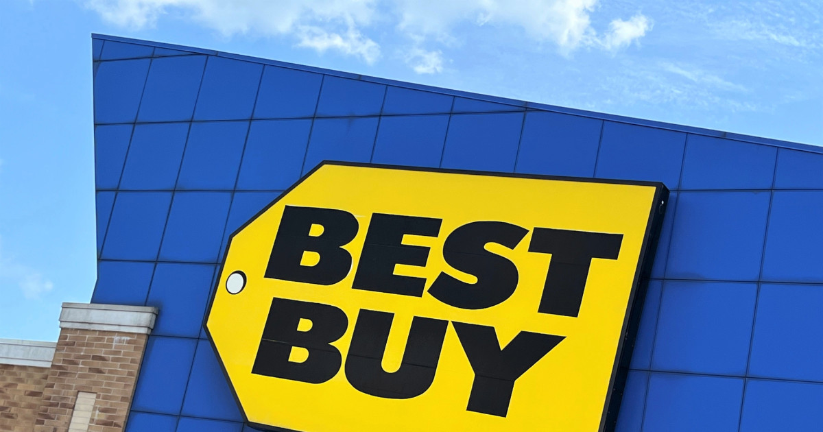 Is best buy open on christmas 2025