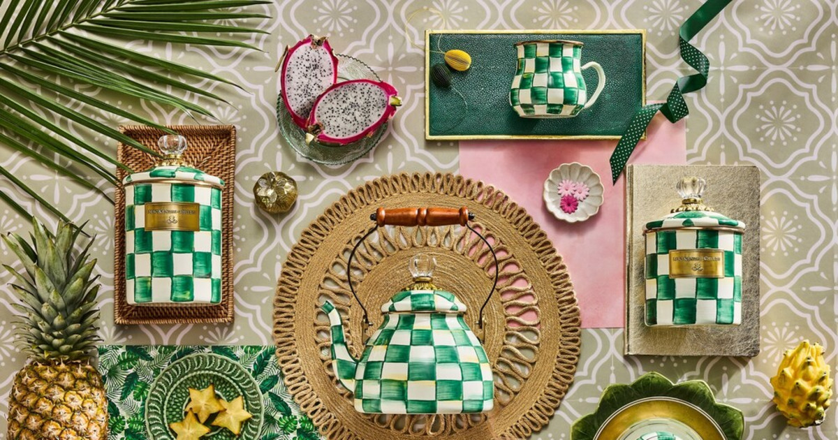 人気の新作 MacKenzie-Childs New Stunning is Collection Emerald-Themed クリスマス