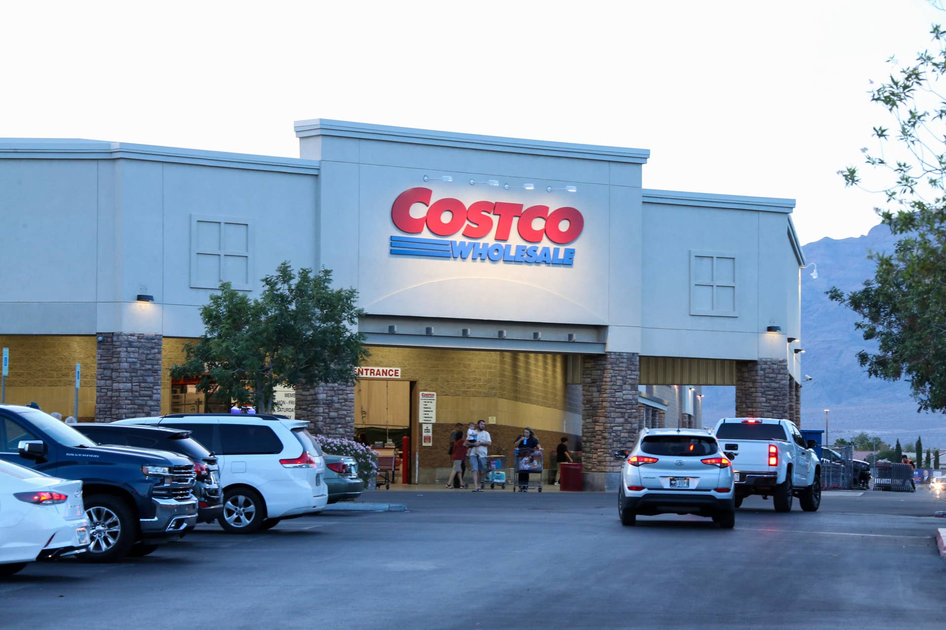 Costco’s Cozy New $20 Throws Are the Perfect Fall Find - Parade Home ...