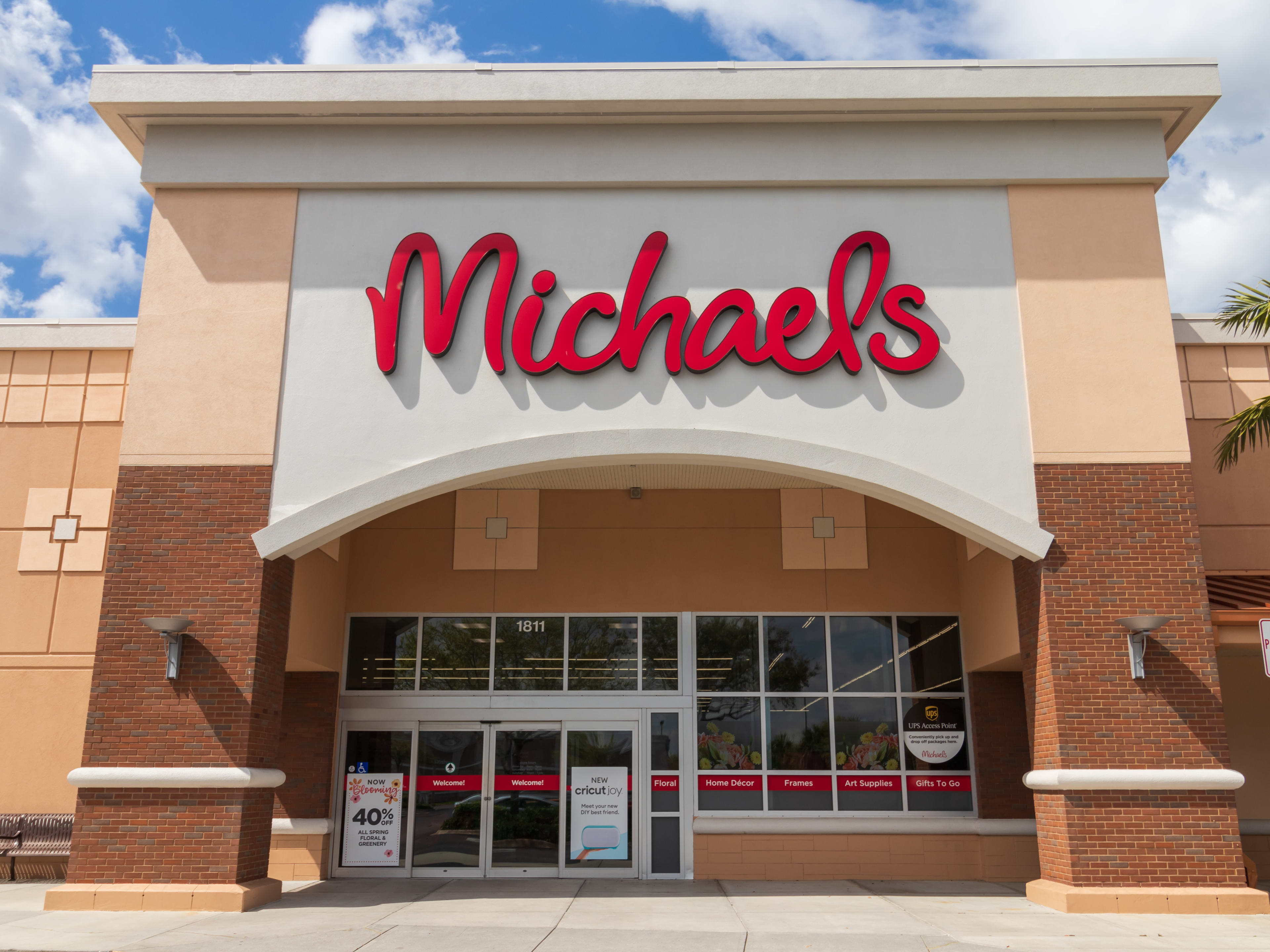 Easy DIY Moss Topairies Are the Spring Upgrade Every Home Needs