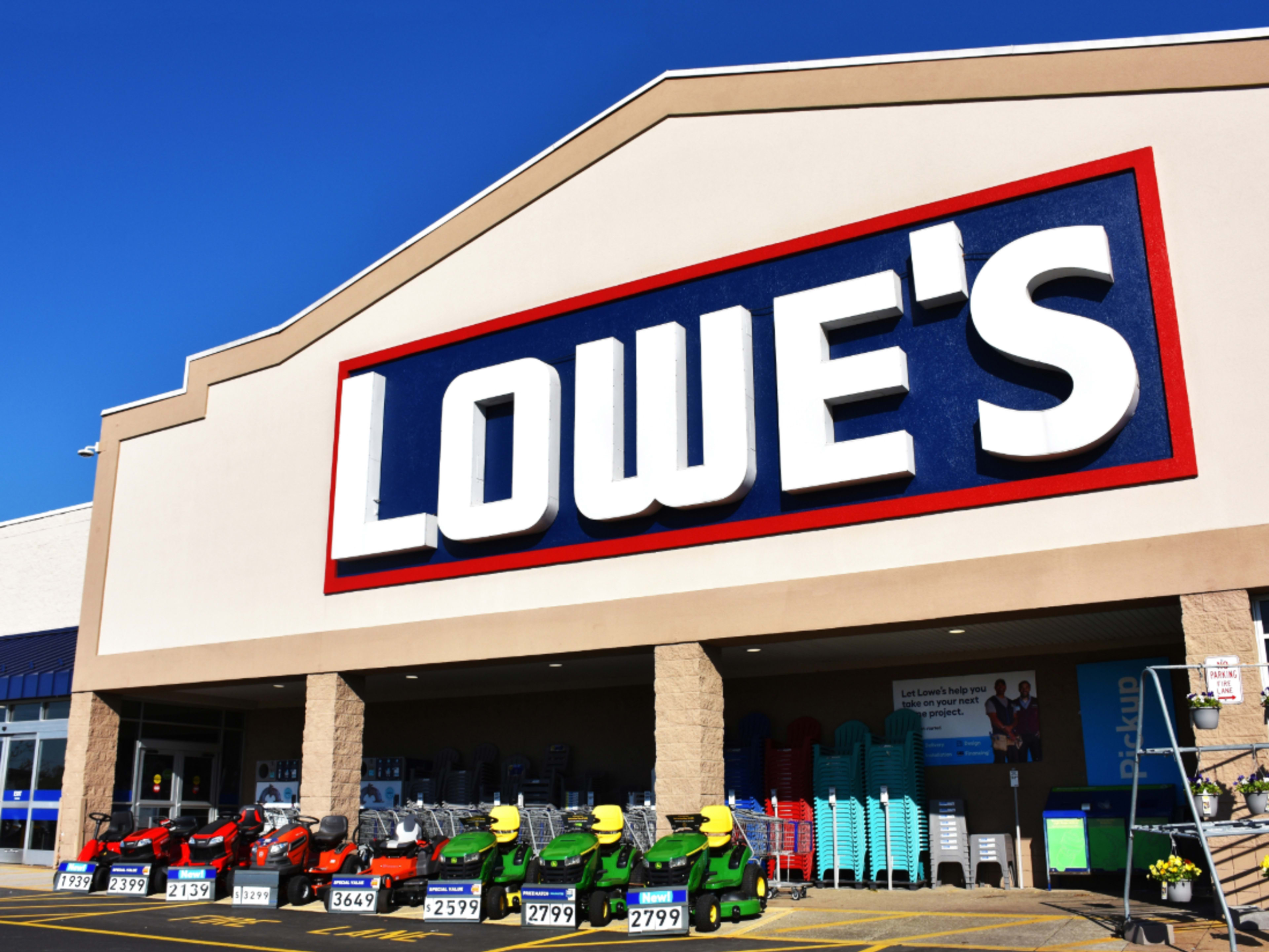 Is Lowe's Open on Memorial Day? 2025 Holiday Hours Parade Home & Garden