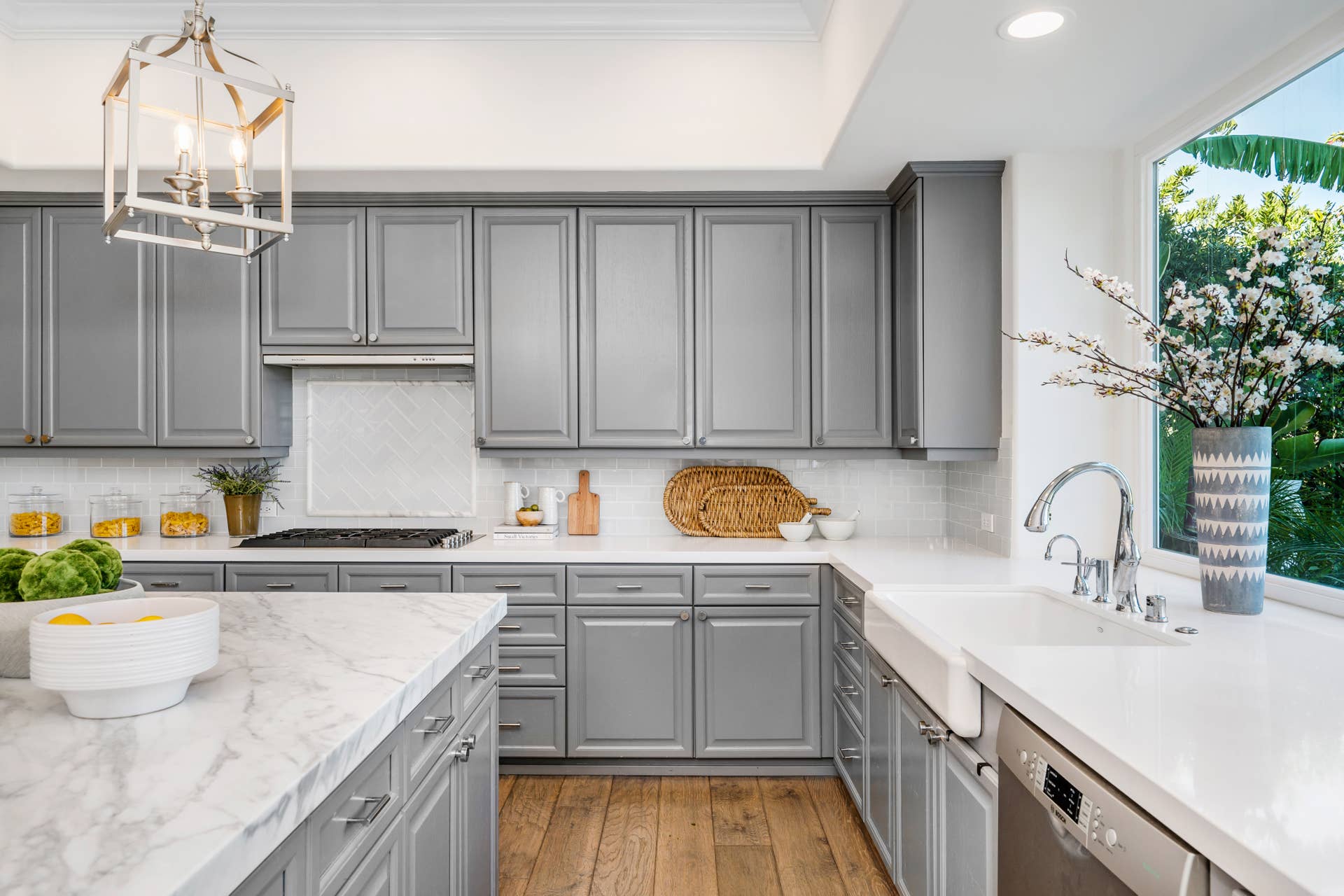 Natural Wood Kitchen Cabinets Are Back in Style, According to Google ...