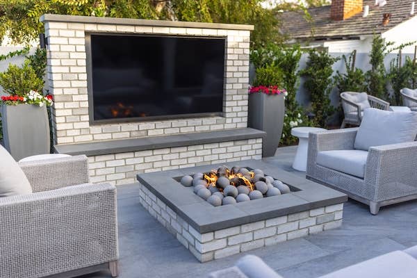 37 Fire Pit Ideas to Update Your Outdoor Space - Parade Home & Garden
