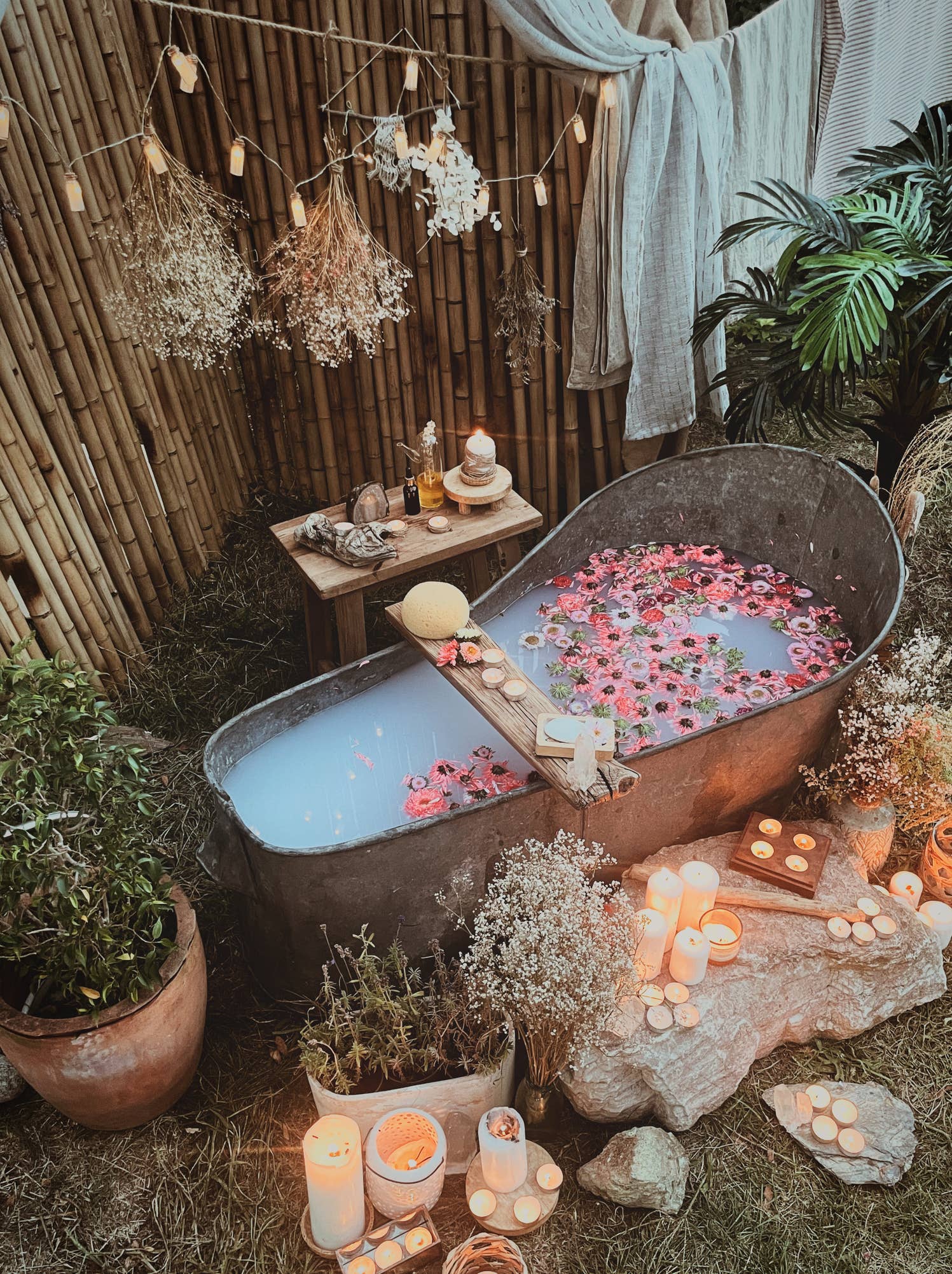 15 Outdoor Bathtub Ideas for a Dreamy, Spa-Like Escape - Parade Home